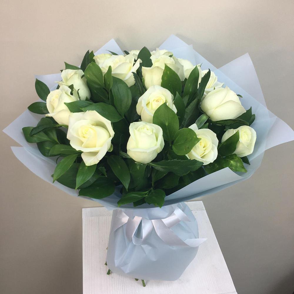 Букет 15 Белых роз Проуд в Юргинское