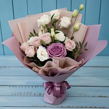 Букет цветов из:  Розы и Лизиантусы в Юргинское