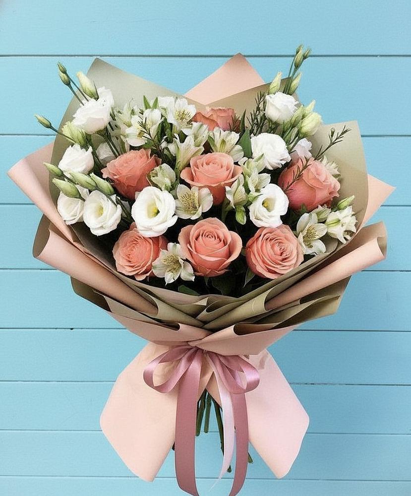 Букет цветов из: Розы, Альстромерии и Лизиантусы в Юргинское
