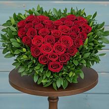 Цветочная композиция из Розы в виде сердца в Юргинское