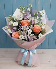 Букет цветов из:  Лизиантусы, Розы, Альстромерии и Гипсофила #REPLACE_PRED# Юргинское