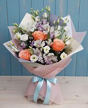 Букет цветов из:  Лизиантусы, Розы, Альстромерии и Гипсофила в Юргинское