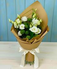 Букет цветов из:  Хризантемы и Лизиантусы в Юргинское