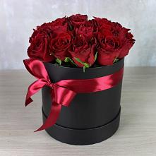 Цветочная композиция из Розы в шляпной коробке в Юргинское