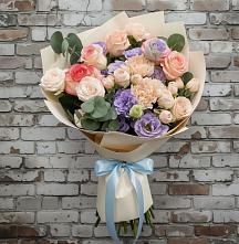 Букет цветов из:  Розы, Лизиантусы и Гвоздики #REPLACE_PRED# Юргинское